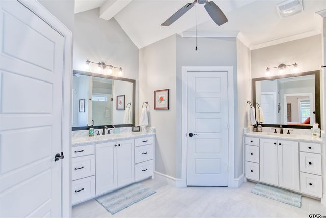 1882 Stonehaven Ct, Tyler, TX 75701