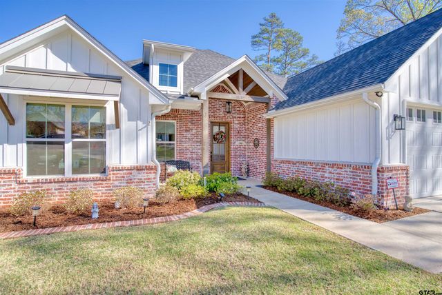 1882 Stonehaven Ct, Tyler, TX 75701