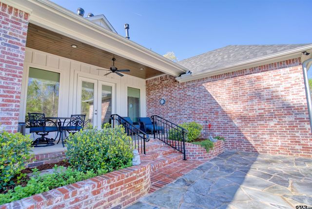 1882 Stonehaven Ct, Tyler, TX 75701