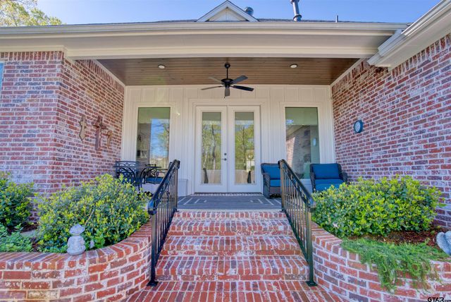 1882 Stonehaven Ct, Tyler, TX 75701