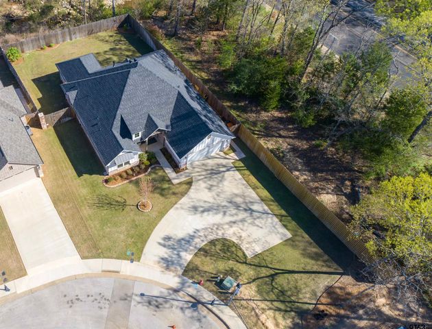 1882 Stonehaven Ct, Tyler, TX 75701