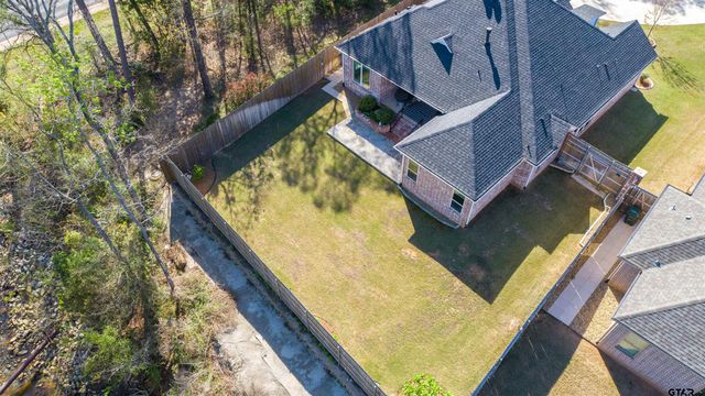 1882 Stonehaven Ct, Tyler, TX 75701