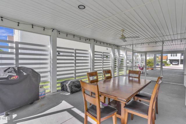 405 Ivy Lane Lane, Carolina Beach, NC 28428