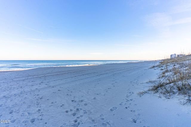 405 Ivy Lane Lane, Carolina Beach, NC 28428