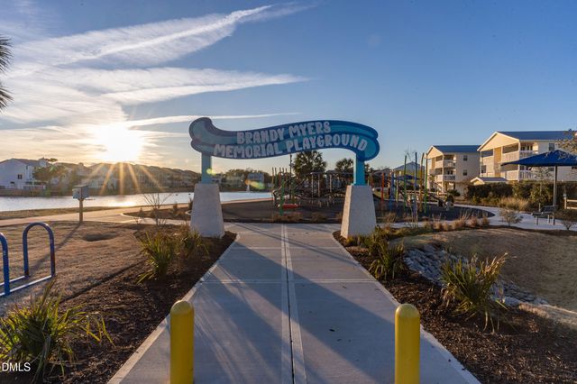 405 Ivy Lane Lane, Carolina Beach, NC 28428