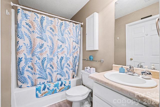 2073 Pin Oak Place, Cramerton, NC 28032