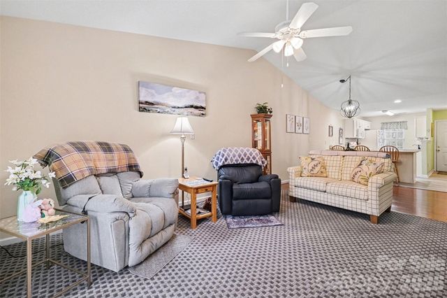 2073 Pin Oak Place, Cramerton, NC 28032