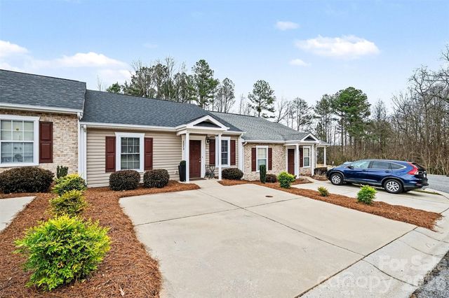 2073 Pin Oak Place, Cramerton, NC 28032