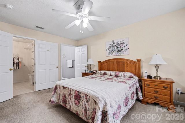 2073 Pin Oak Place, Cramerton, NC 28032