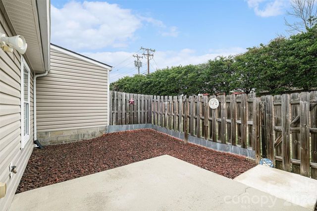 2073 Pin Oak Place, Cramerton, NC 28032