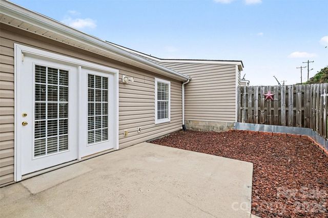 2073 Pin Oak Place, Cramerton, NC 28032