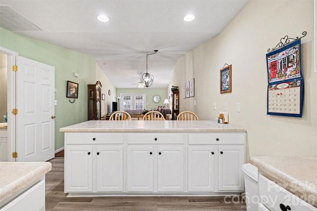 2073 Pin Oak Place, Cramerton, NC 28032