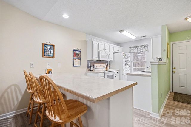 2073 Pin Oak Place, Cramerton, NC 28032