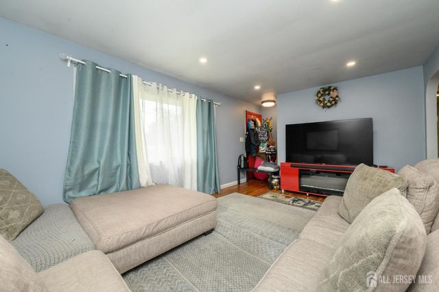 42 Central Avenue, Piscataway, NJ 08854