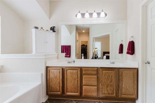 722 Tom Kite DR, Round Rock, TX 78664