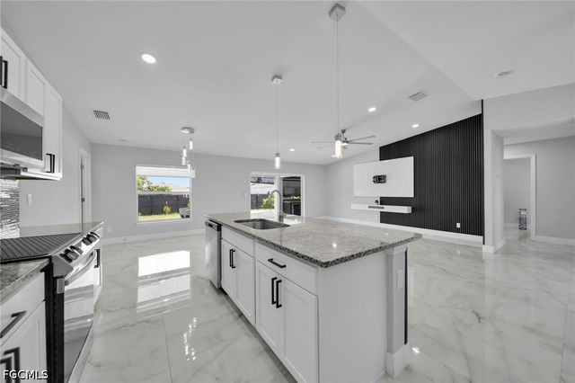3095 NW 4th PL, Cape Coral, FL 33993