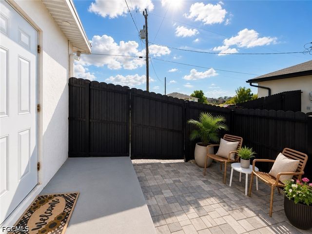 3095 NW 4th PL, Cape Coral, FL 33993