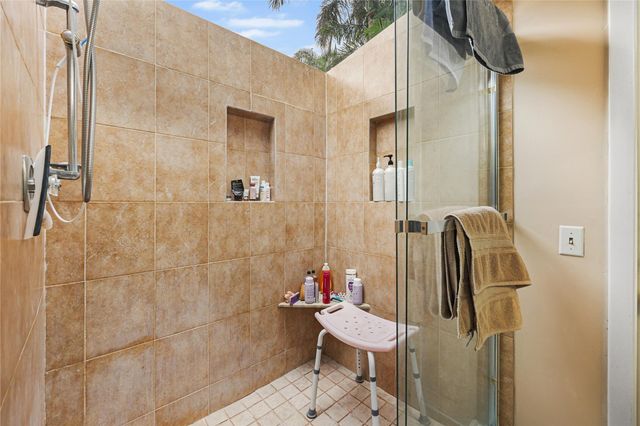 9700 NW 28th St, Hollywood, FL 33024