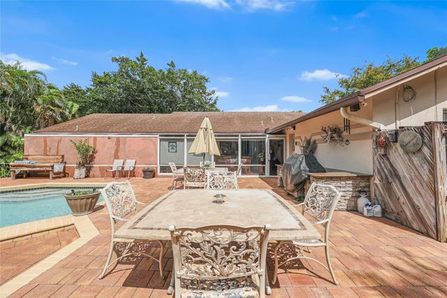 9700 NW 28th St, Hollywood, FL 33024