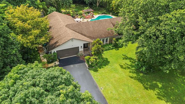 9700 NW 28th St, Hollywood, FL 33024