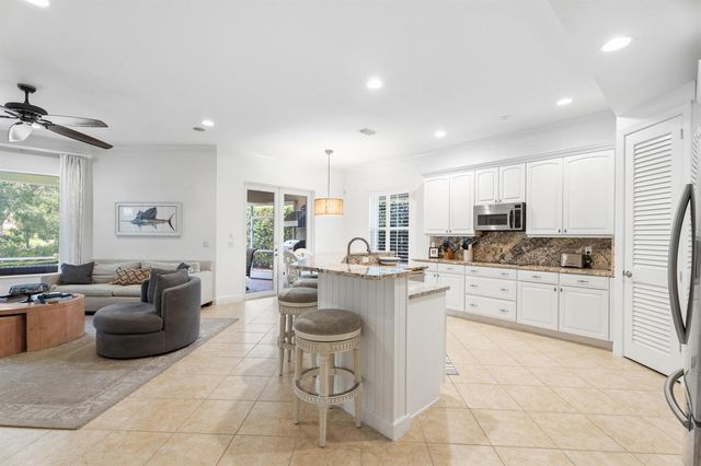 910 SW Palm Cove Drive, Palm City, FL 34990