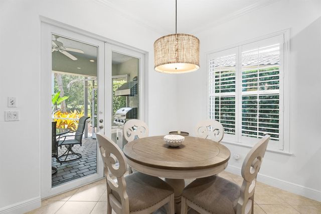 910 SW Palm Cove Drive, Palm City, FL 34990