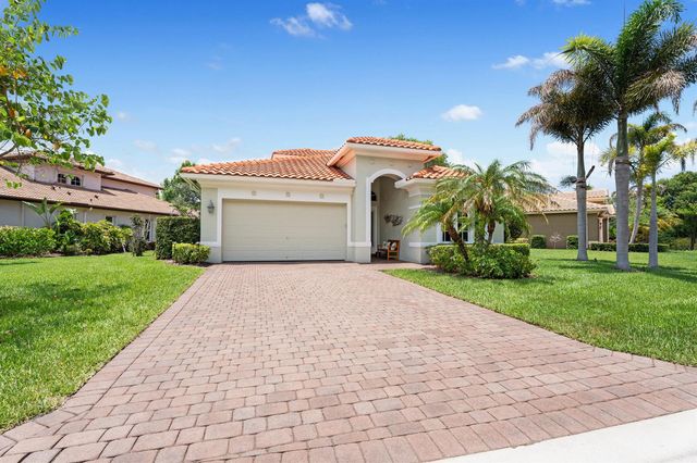 910 SW Palm Cove Drive, Palm City, FL 34990