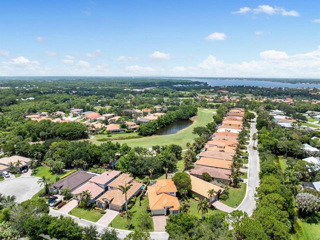 910 SW Palm Cove Drive, Palm City, FL 34990
