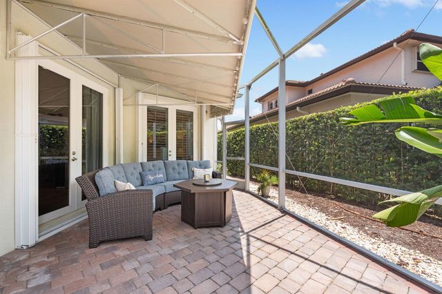 910 SW Palm Cove Drive, Palm City, FL 34990