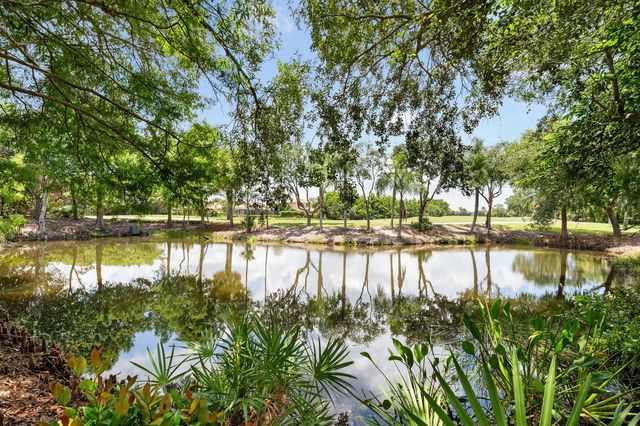 910 SW Palm Cove Drive, Palm City, FL 34990
