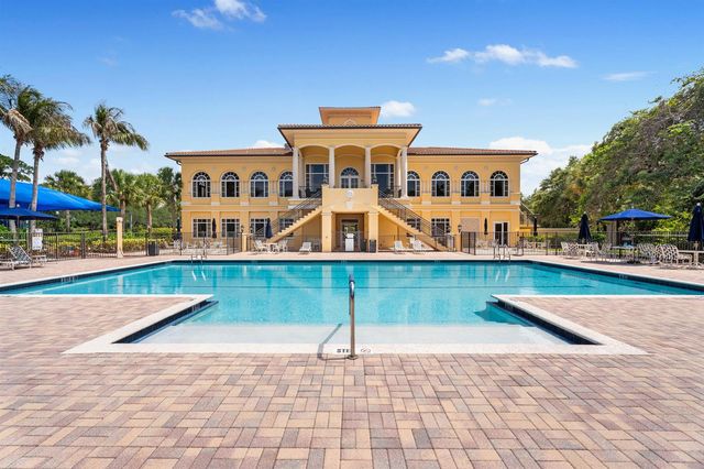 910 SW Palm Cove Drive, Palm City, FL 34990