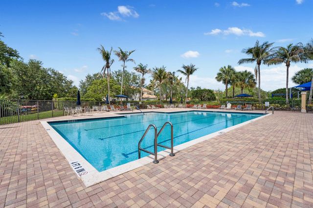 910 SW Palm Cove Drive, Palm City, FL 34990