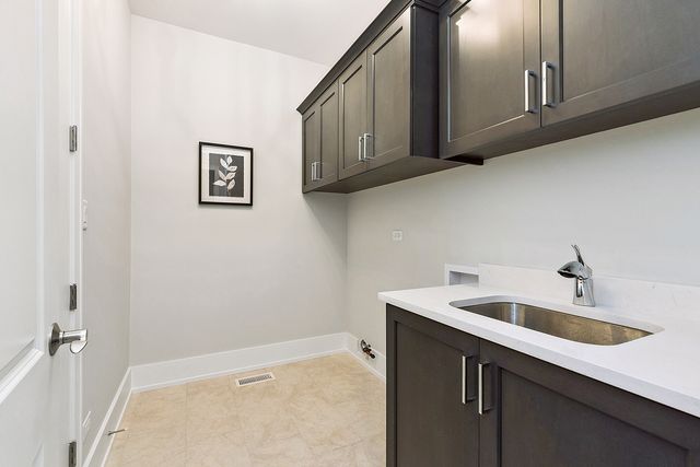11049 Lizmore Lane 40B, Orland Park, IL 60467