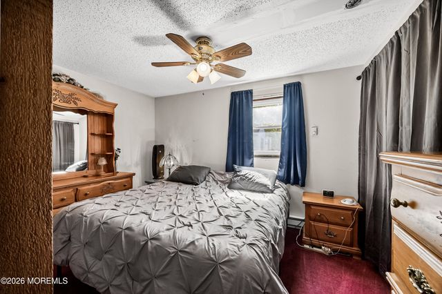31 W Shore Drive, Southampton, NJ 08088