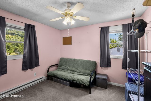 31 W Shore Drive, Southampton, NJ 08088