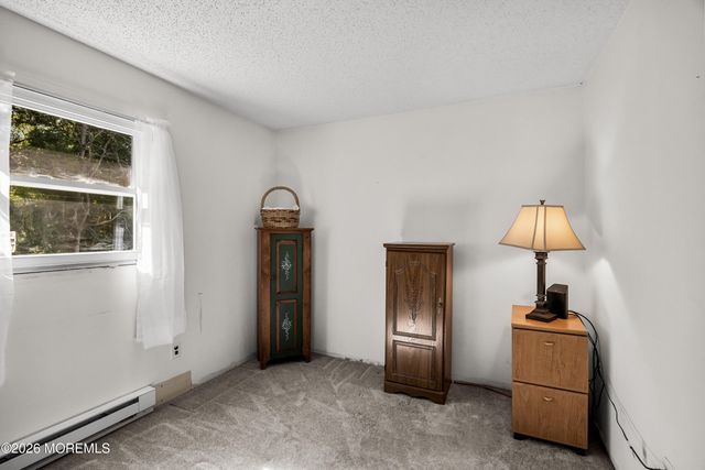 31 W Shore Drive, Southampton, NJ 08088