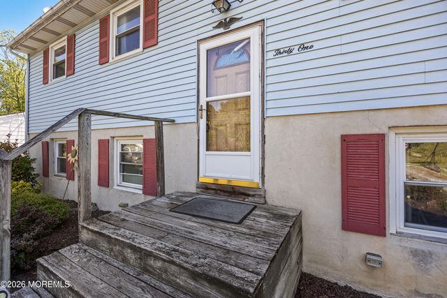 31 W Shore Drive, Southampton, NJ 08088
