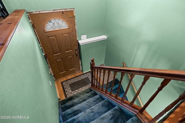 31 W Shore Drive, Southampton, NJ 08088