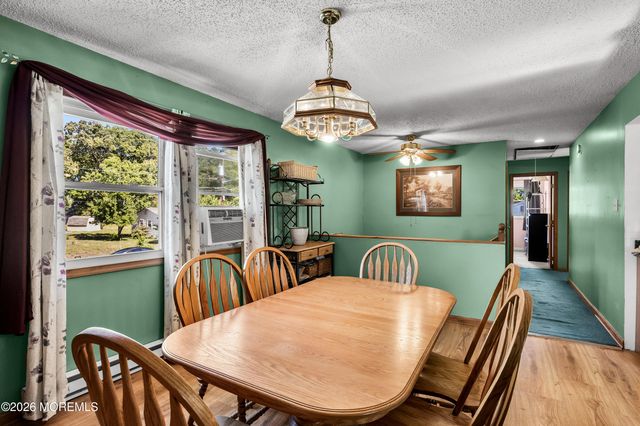 31 W Shore Drive, Southampton, NJ 08088