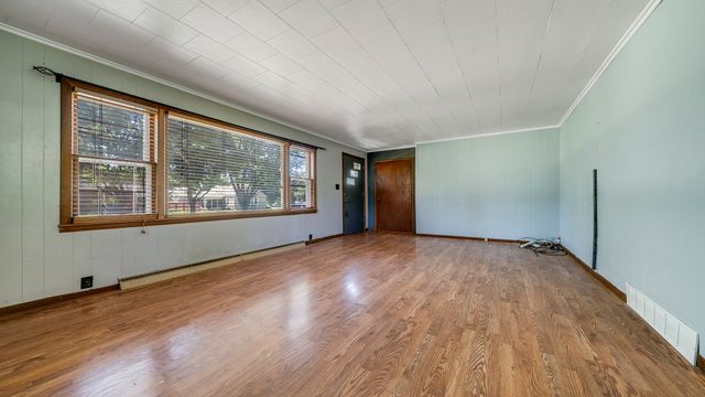 423 W Madison Street, Belvidere, IL 61008