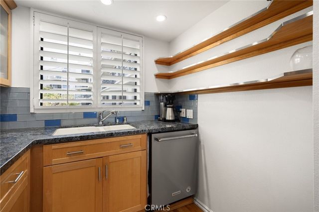 2960 Neilson Way 301, Santa Monica, CA 90405