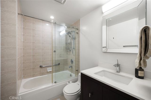 2960 Neilson Way 301, Santa Monica, CA 90405