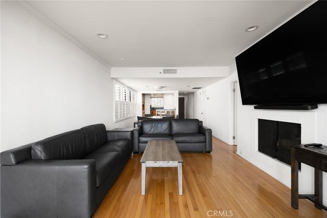 2960 Neilson Way 301, Santa Monica, CA 90405