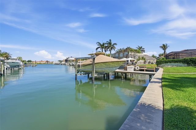 5860 LEELAND STREET S, St Petersburg, FL 33715