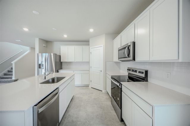 6107 WOODED BRUSH ALLEY, St Cloud, FL 34771
