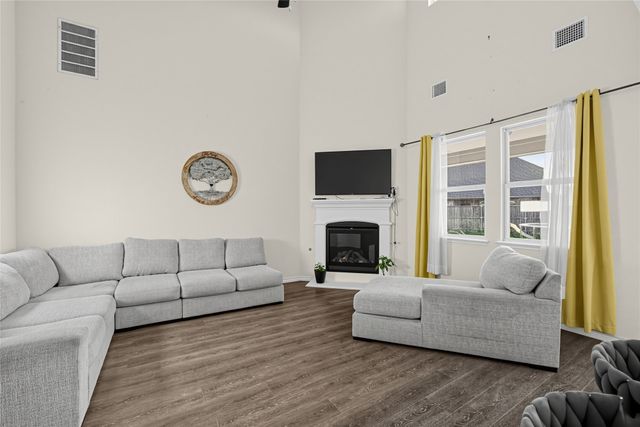 302 Cliffmere Drive, Fate, TX 75087