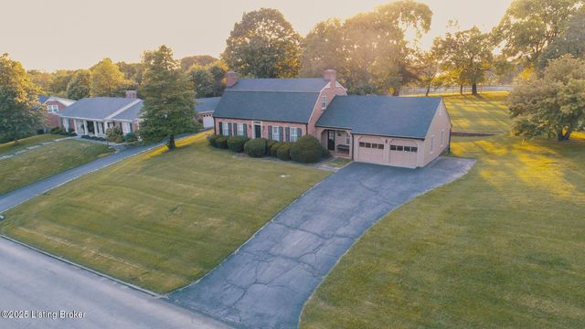 114 Hillcrest Dr, Bardstown, KY 40004