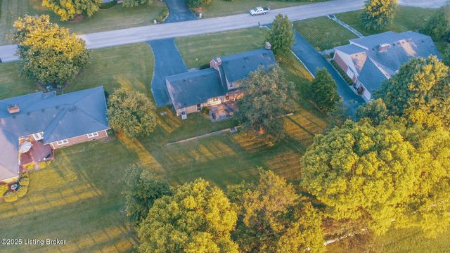 114 Hillcrest Dr, Bardstown, KY 40004