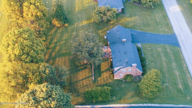 114 Hillcrest Dr, Bardstown, KY 40004