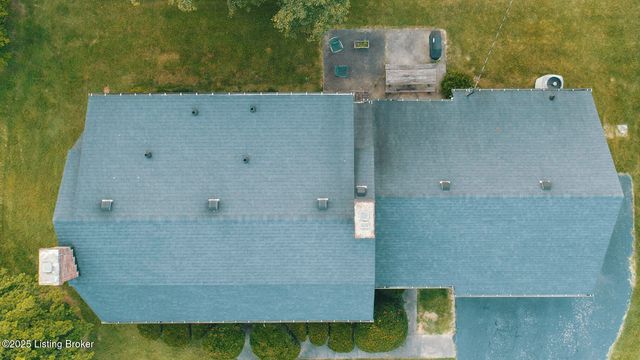 114 Hillcrest Dr, Bardstown, KY 40004